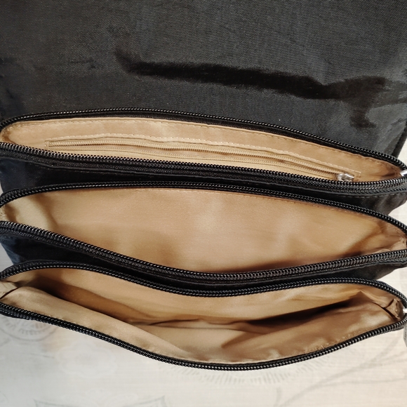 Baggallini Black Crossbody Bag - Picture 6 of 6